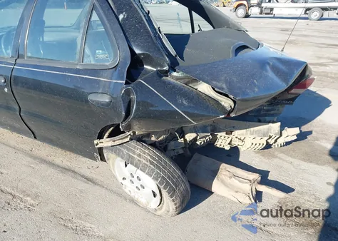 1998 Chevrolet Cavalier z USA, uszkodzony, nr VIN 1G1JC5241W7271957